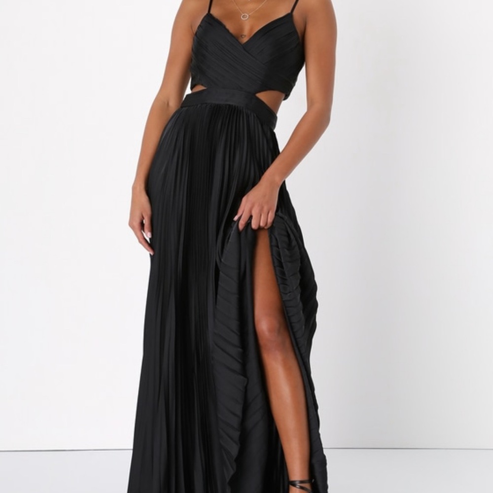 Black lulus got the glam black pleated cutout maxi dress